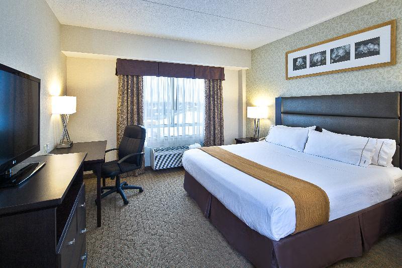 Holiday Inn Express Hotel & Suites Ottawa Airport By Ihg Buitenkant foto
