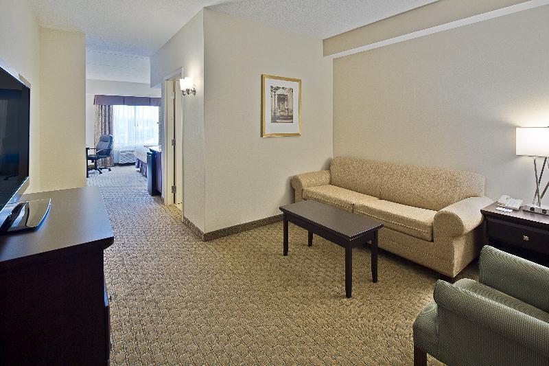Holiday Inn Express Hotel & Suites Ottawa Airport By Ihg Buitenkant foto