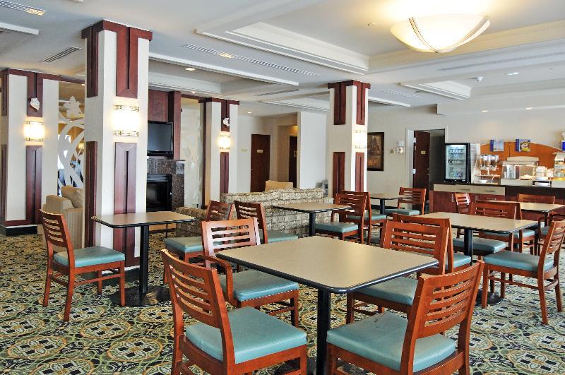 Holiday Inn Express Hotel & Suites Ottawa Airport By Ihg Buitenkant foto