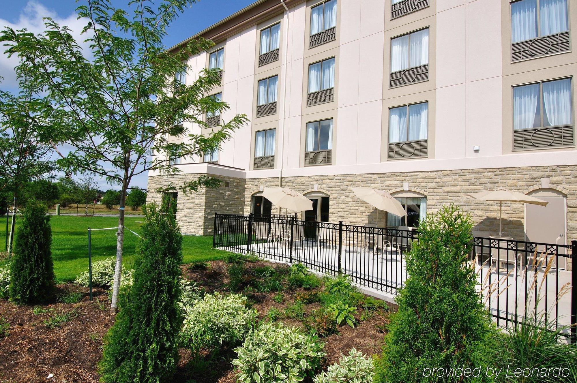 Holiday Inn Express Hotel & Suites Ottawa Airport By Ihg Buitenkant foto