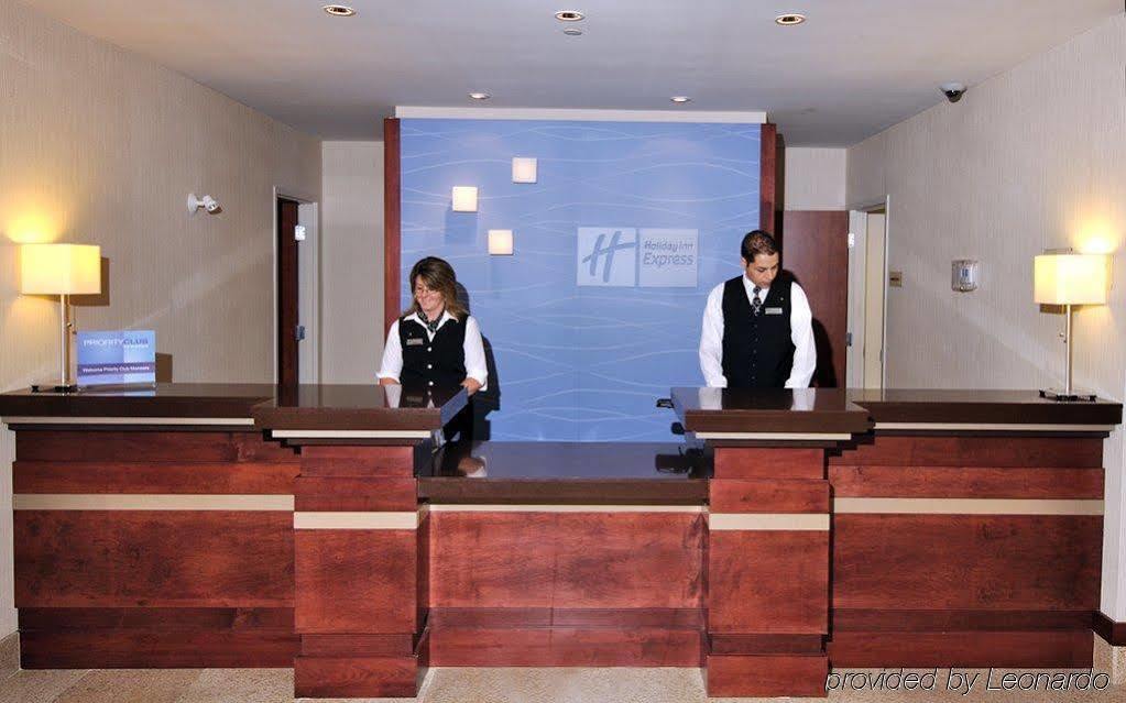 Holiday Inn Express Hotel & Suites Ottawa Airport By Ihg Buitenkant foto