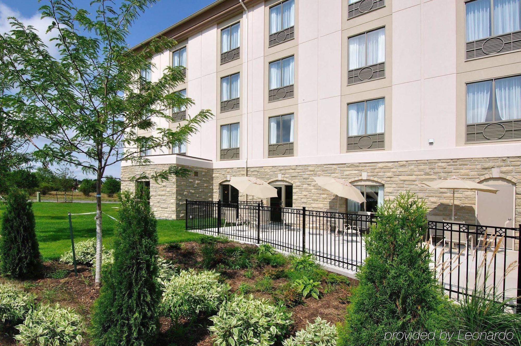Holiday Inn Express Hotel & Suites Ottawa Airport By Ihg Buitenkant foto